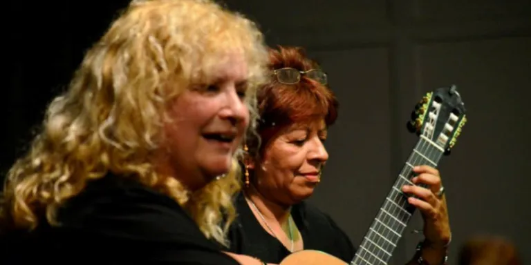 “Rimas y Acordes” con Marta Suint y Silvia Castro