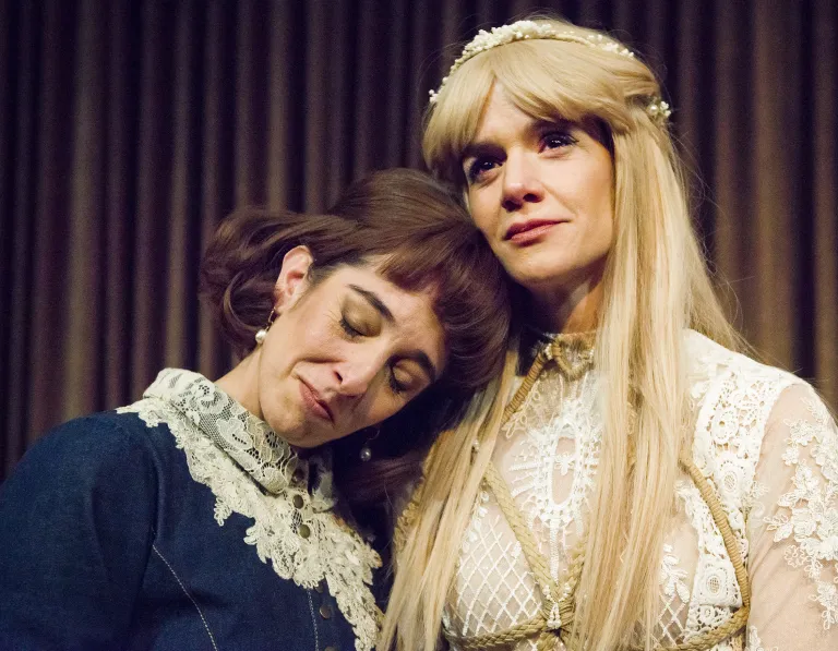 Lucía Adúriz y Violeta Urtizberea presentan “Quiero decir que te amo”