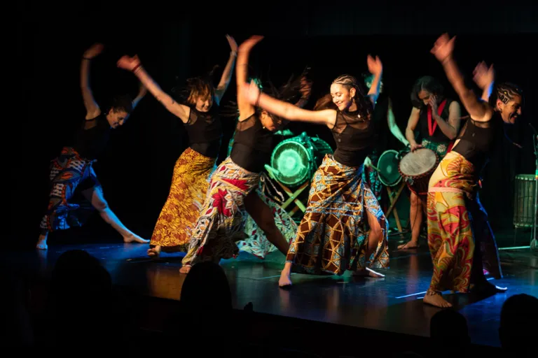 Guine Simbema presenta “Sentir la tierra. Paisajes musicales del oeste de África”