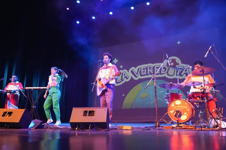 La Veredita Pequeña Orquesta presenta "Sabadito" en A desaburrir el invierno.