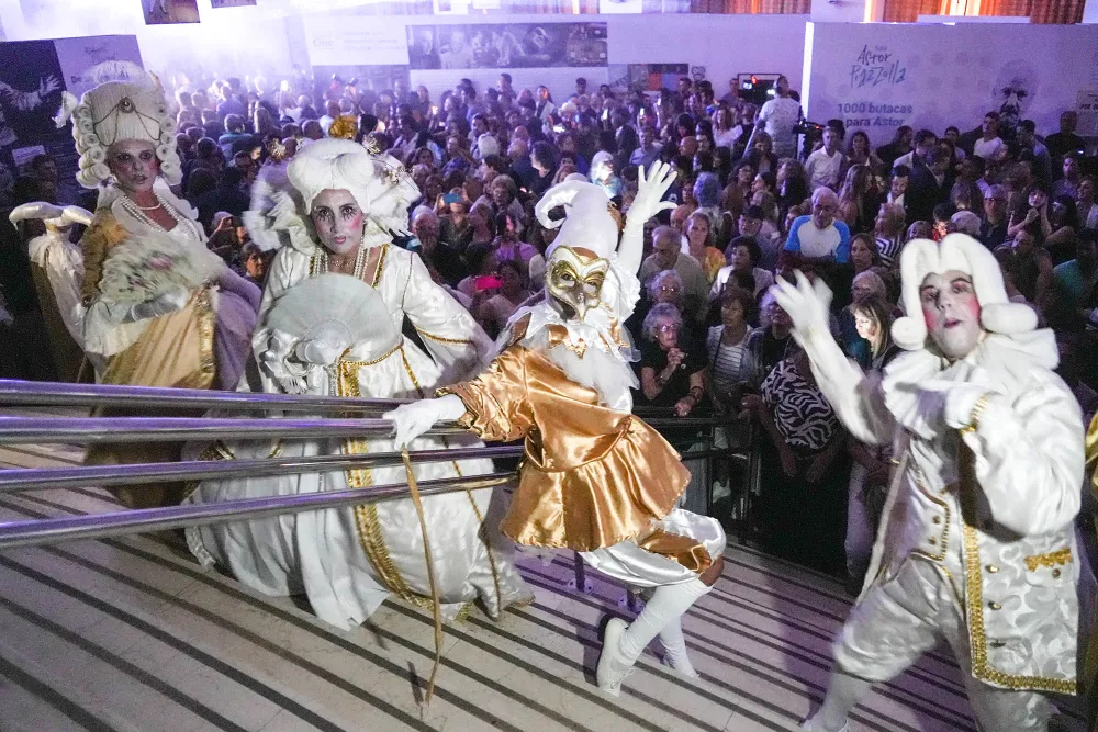 El Auditorium festejó sus 80 años con una mega fiesta de la Cultura