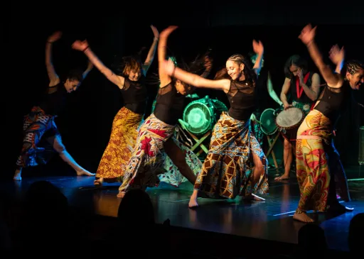  Guine Simbema presenta “Sentir la tierra. Paisajes musicales del oeste de África”