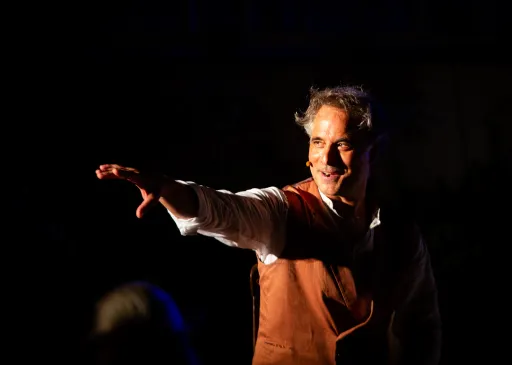 Llega al Auditorium “Muchacho de Luna” de Oscar Barney Finn