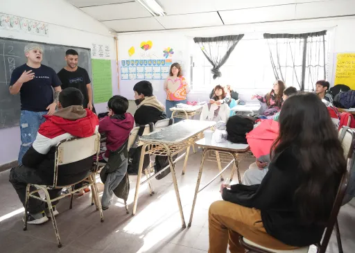 Generan espacios creativos y culturales a través del rap en escuelas